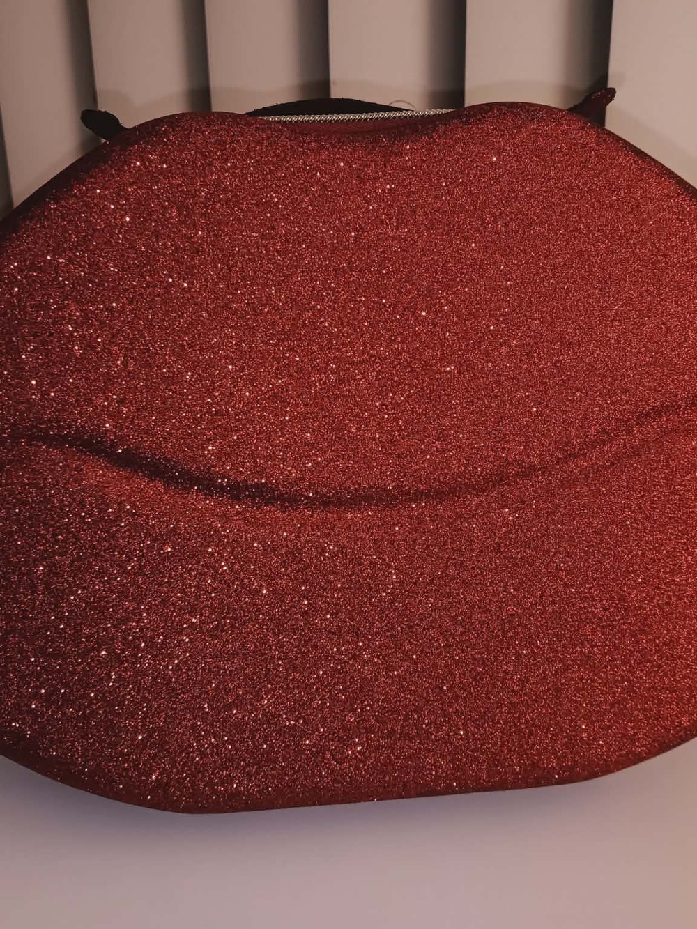 Glitter Lip-Shaped Clutch in Red